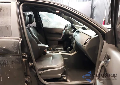 2008 Ford Focus Se/Ses из США, поврежденный, VIN 1FAHP35N88W187541